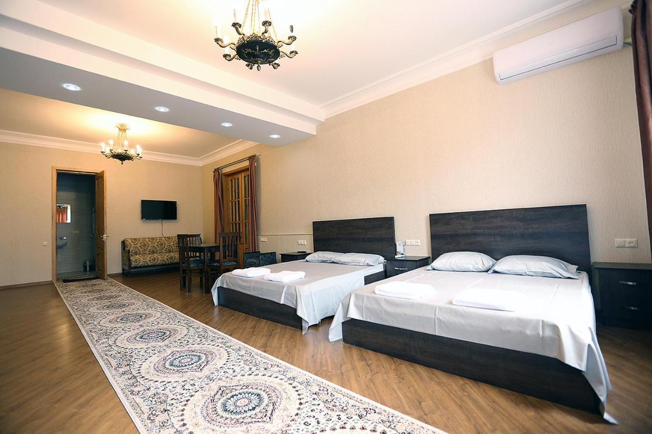 Center Villa Kʼutʼaisi Exterior foto